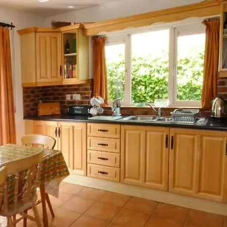 24 Village View, * Clashmore